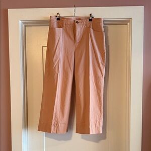 Deluth Trading Co Peach Cropped Pants